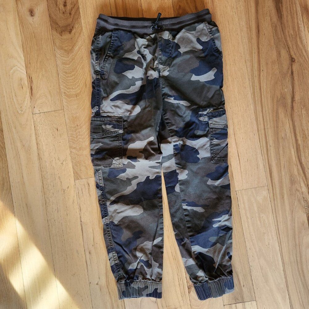 **3/$15 - Urban Pipeline Boy's Green Camouflage Cargo Jogger Pants - Size 8 EUC